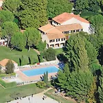 Club Bleues Domaine De Chateau Laval