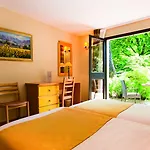 Resort Club Bleues Domaine De Chateau Laval 3*