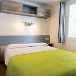 Club Bleues Domaine De Chateau Laval 3* Greoux-les-Bains