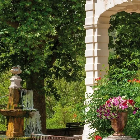 Club Bleues Domaine De Château Laval Station touristique