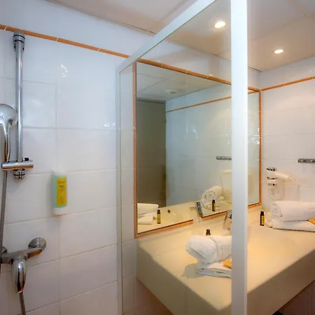 Club Bleues Domaine De Chateau Laval 3* Греу-ле-Бэн