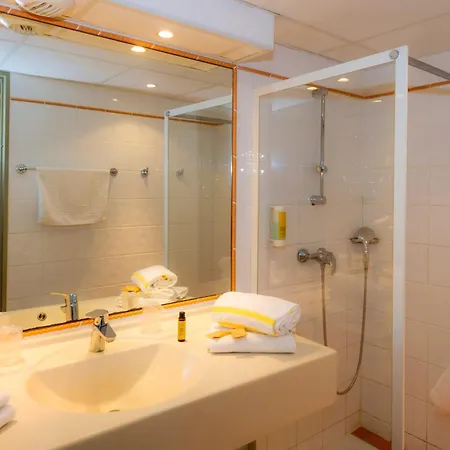 Club Bleues Domaine De Chateau Laval Курортный комплекс