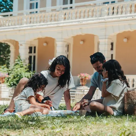 Курортный комплекс Club Bleues Domaine De Chateau Laval