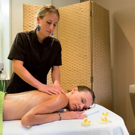 Club Bleues Domaine De Château Laval 3*