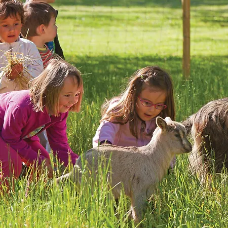 Club Bleues Domaine De Château Laval 3*