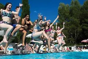 Club Bleues Domaine De Chateau Laval 3* Греу-ле-Бэн
