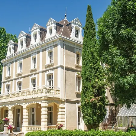 리조트 Club Bleues Domaine De Chateau Laval 3*
