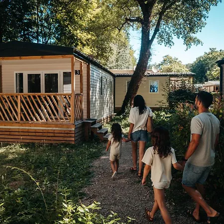 Resort Club Bleues Domaine De Chateau Laval 3*