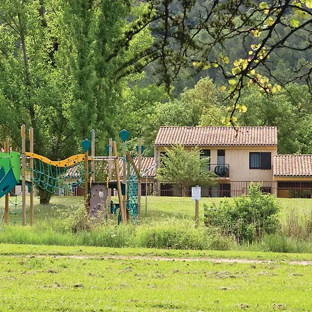 Club Bleues Domaine De Chateau Laval Üdülőközpont 3*