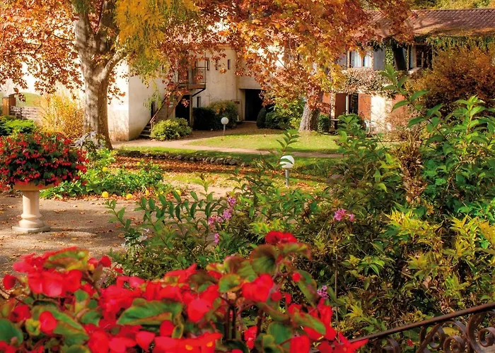 Club Bleues Domaine De Château Laval 3*