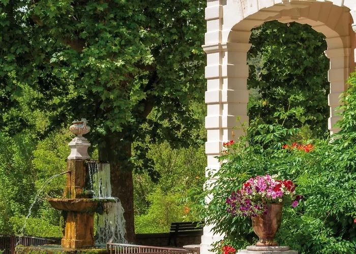 Club Bleues Domaine De Chateau Laval Resort