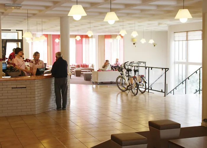 Club Bleues Domaine De Château Laval 3*