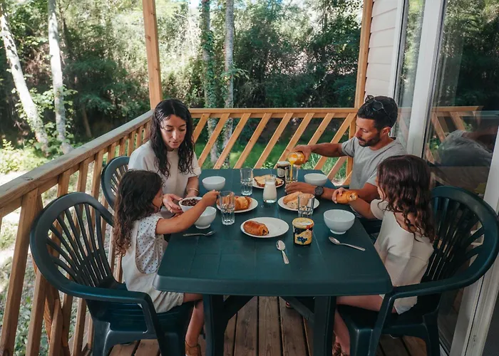 Resort Club Bleues Domaine De Chateau Laval