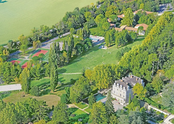 Club Bleues Domaine De Château Laval 3*