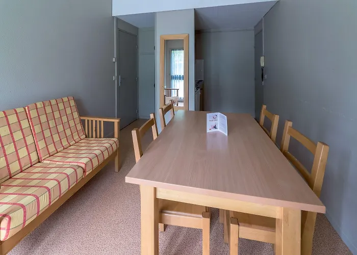 Club Bleues Domaine De Château Laval Station touristique