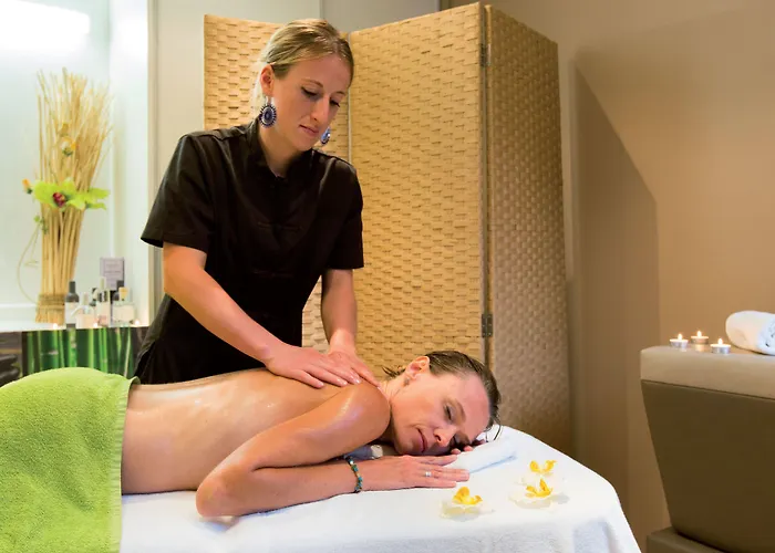 Club Bleues Domaine De Chateau Laval 3*