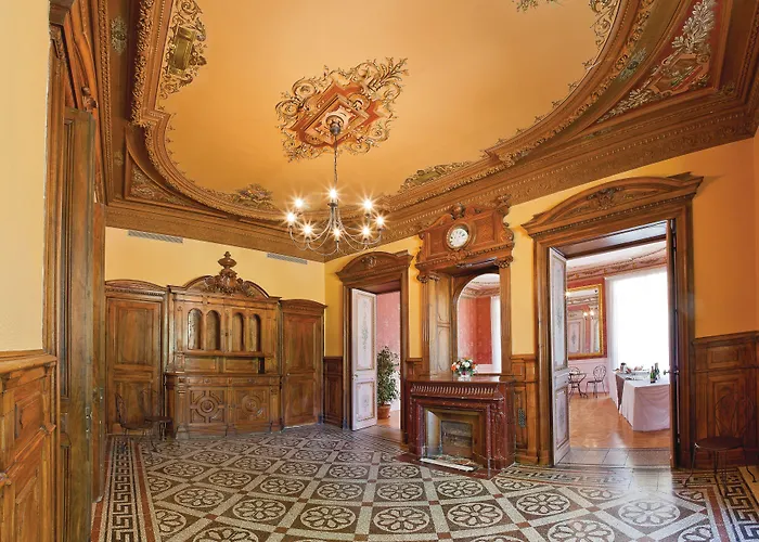 Club Bleues Domaine De Chateau Laval Resort